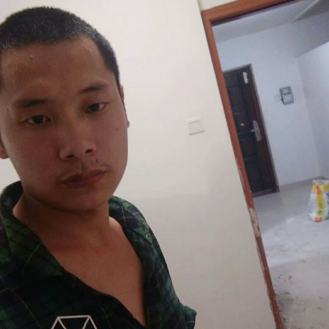 旧房翻新油漆工专业油漆工墙面刮白