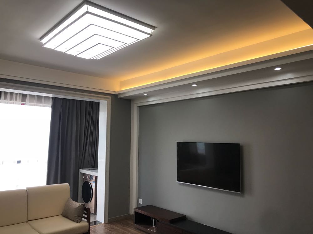安装灯具
