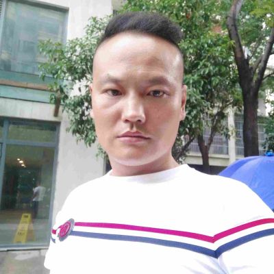 水管贴砖油漆水管改装家装油漆翻新