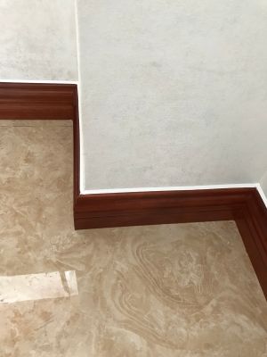 地板踢脚线