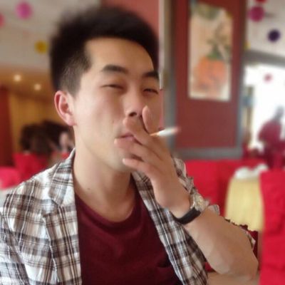 专业修护木器、皮革，修护前、修护中、修护后对比图。