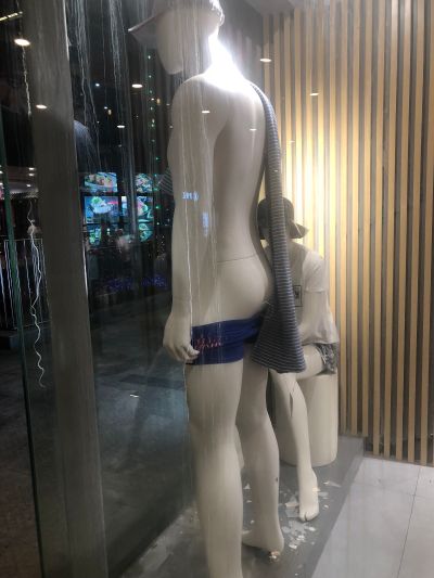 安装伸缩门