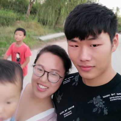 幕墙刮腻子玻璃幕墙安装