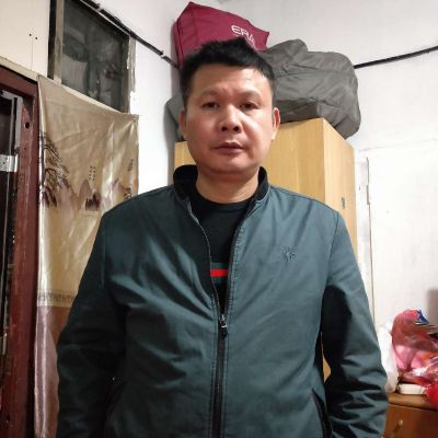 水电木工敲墙