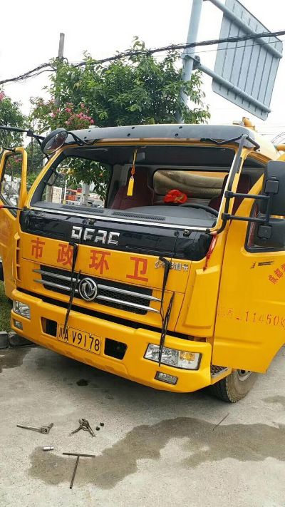 开锁换锁，出售安装指纹锁。疏通各种管道。