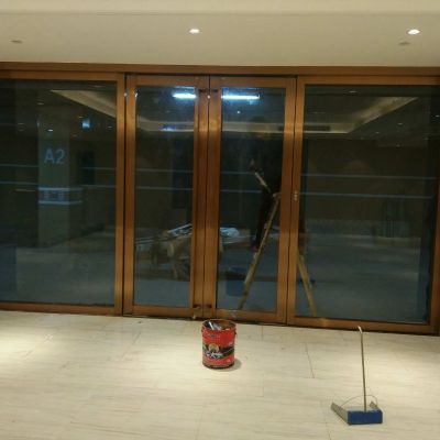 玻璃门安装与维修