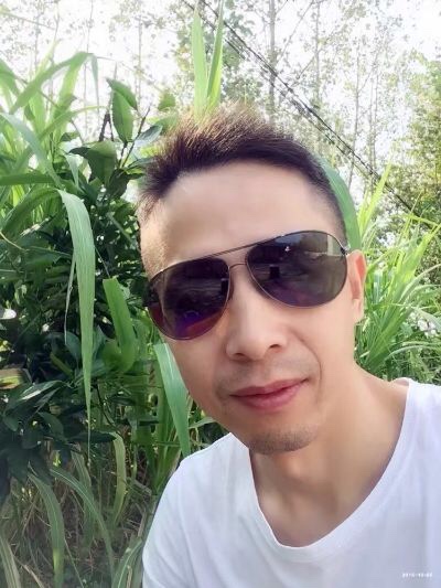 安装家具和家具办公维修。