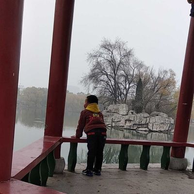 刮腻子墙漆