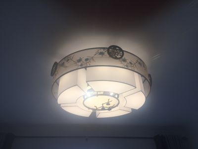 安装维修灯具