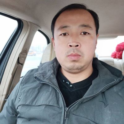 刮腻子维修油漆工