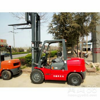 东莞市农用车出租，叉车铲车吊车出租，垃圾清运，室内外拆除，有需要的老板欢迎骚扰，诚信合作！