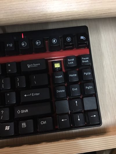 安装窗帘轨道