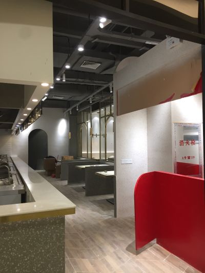 腻子修补墙面翻新刮大白维修开关盒边