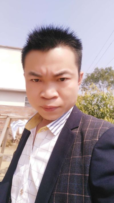 批灰装修喷真石漆喷氺包砂刮白