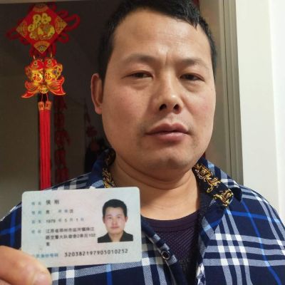 空调长时间不清洗积尘容易滋生细菌螨虫影响身体健康