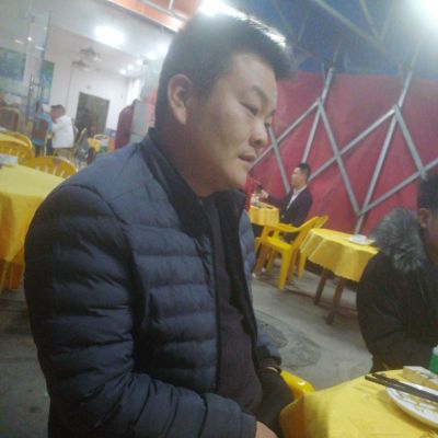 套房展柜安装