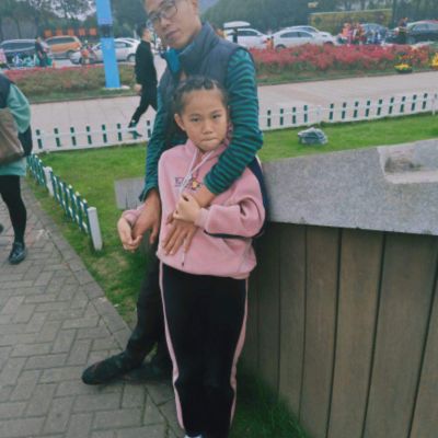 大型净水器安装。