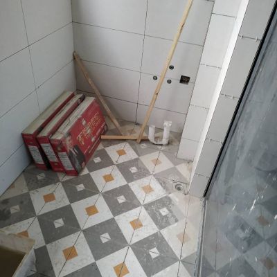 专业泥工贴瓷砖