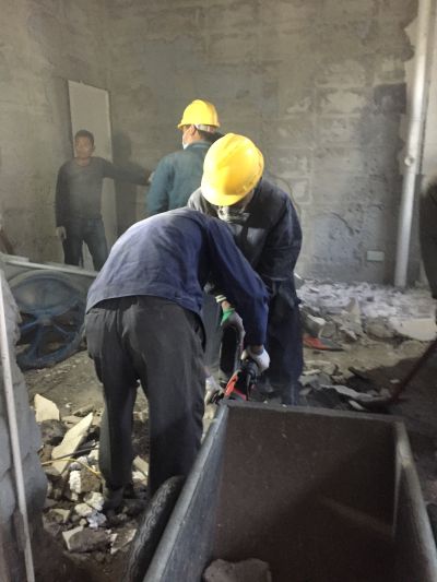 砸墙水电拆除