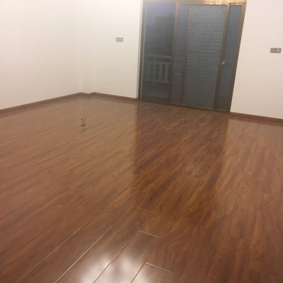 地板脚线安装
