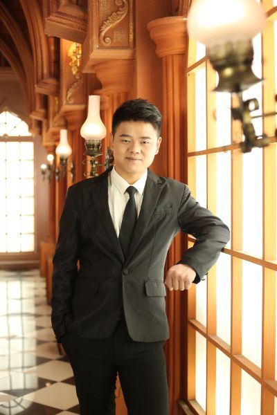 安装灯具师傅