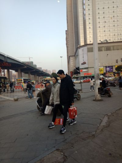 门窗地板安装