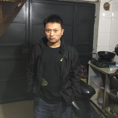 专业安装地板