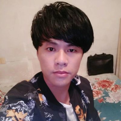 安装空调师傅安装空调电视