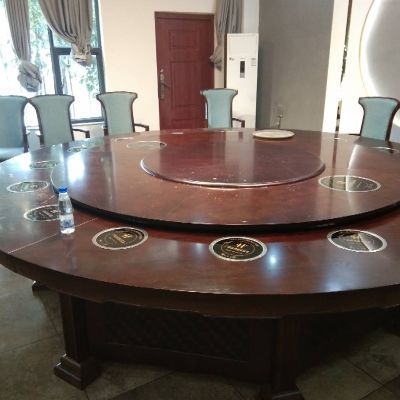 做保养，打蜡。碰伤修复