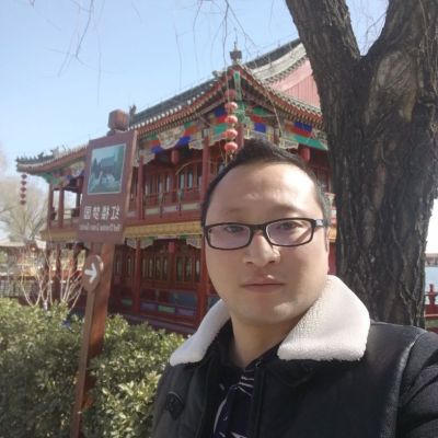 刮腻子刷涂料