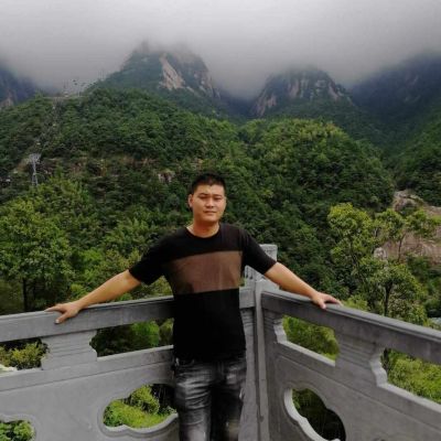 装修木工师傅套装门安装木地板安装玻璃门窗安装