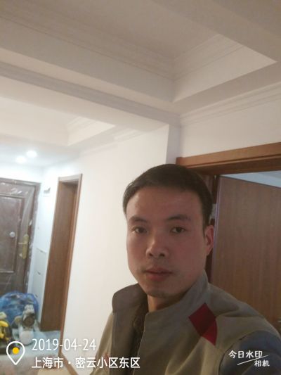 木地板踢脚线安装踢脚线