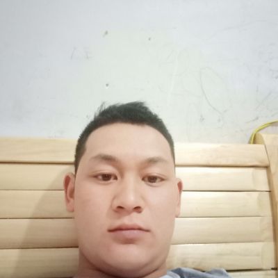 专业吊顶贴石膏线