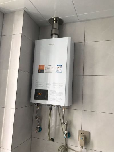 安装热水器安装热水器