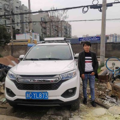 喷漆室内刮腻子喷漆喷漆