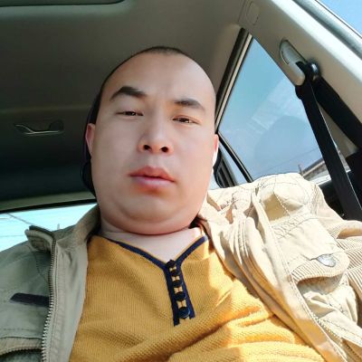 刮腻子刷涂料