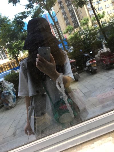 刮腻子