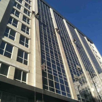 北京爱奇艺玻璃幕清洗