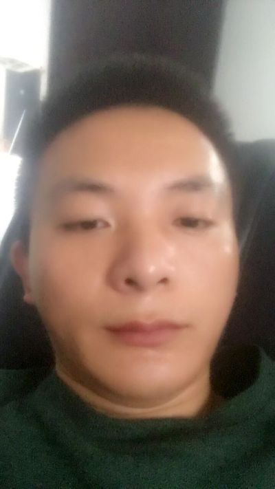 专业承接厂房，写字楼，酒店，公寓装修，隔断，吊顶，环氧地坪！匠心之作，精益求精！有合作的可以联系我。