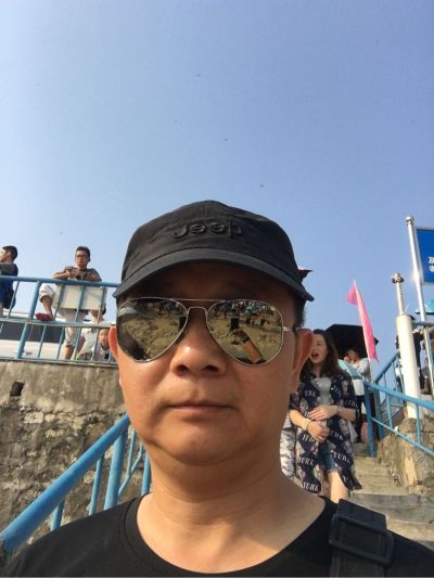按装窗帘灯饰