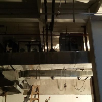 专业制作，厨房排烟，排气，不锈钢工程等等！