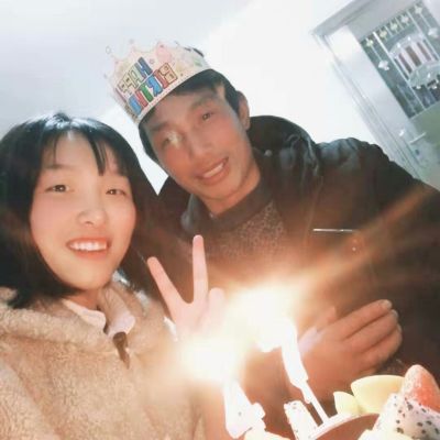 泥工贴瓷砖