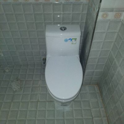 卫浴灯具安装