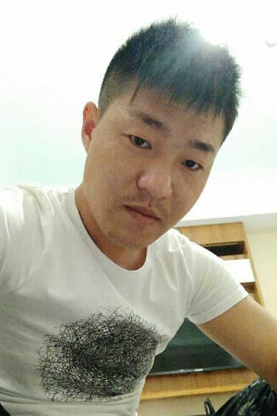 本人有两米七双排可拉货。需要的可以联系