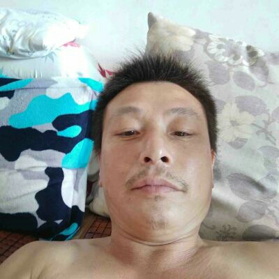 本人从事木工多年，有需要装修的及安装维修，都可以找我，可定制硬板床，自己纯手工