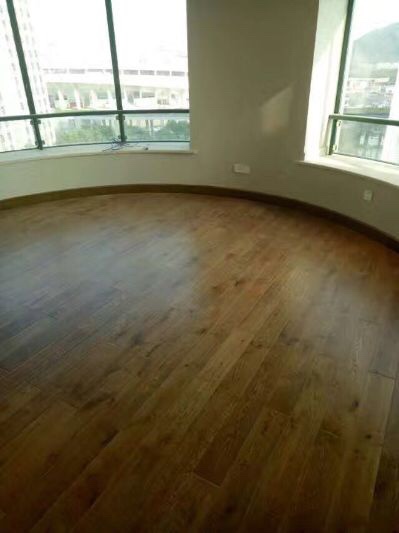 专业安装实木地板复合地板，以及地板维修，有需要的请联系我