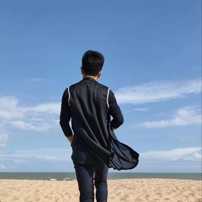 广大朋友们好，我是一名货车司机，从事行业服务，长短途运输，本地服务，运输瓷砖，装修材料，门窗，日杂百货，货车两辆分别长度2.9米，宽1.5米，长度3.1米，宽度1.7米分别载重一车3.5吨，4.5吨，可同时出车，需要提前预约，联系人何18385223832