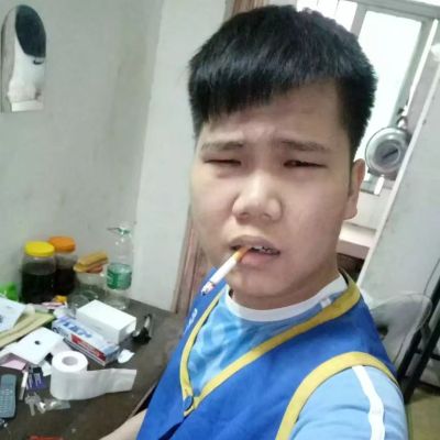 杂工安装家具