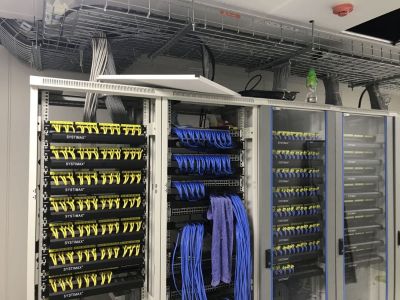 综合布线，门禁，道闸，监控，wifi覆盖。智能化控制，坐标广州，需要的联系我。