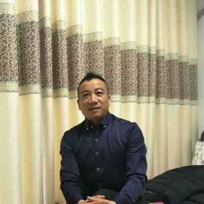 安装维修灯具